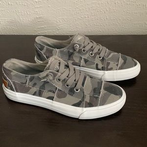 Blowfish Womens Casual Sneakers